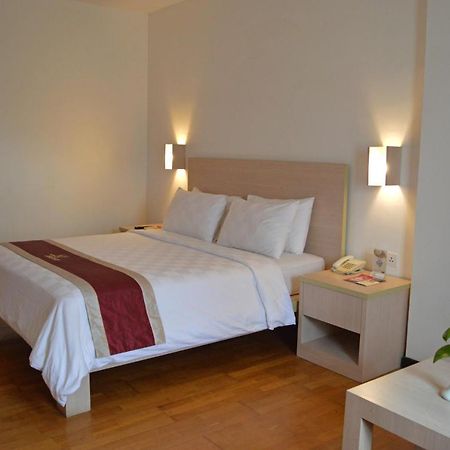 Hotel Ebony Batulicin Bagian luar foto