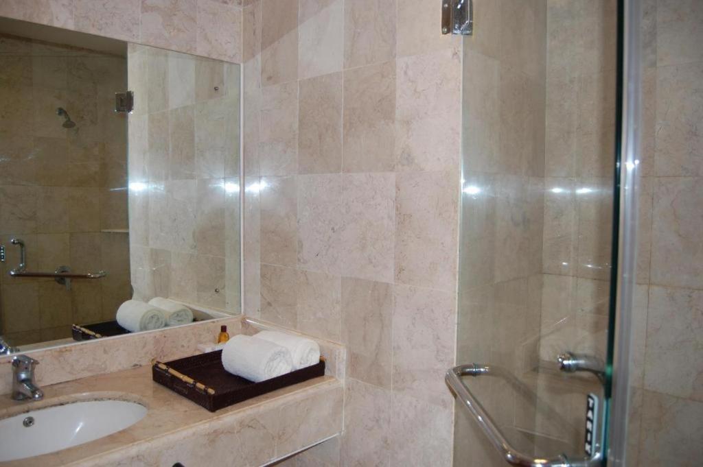 Hotel Ebony Batulicin Bagian luar foto